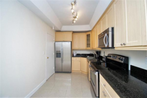 Beach Penthouse w/King Bed, Hollywood
